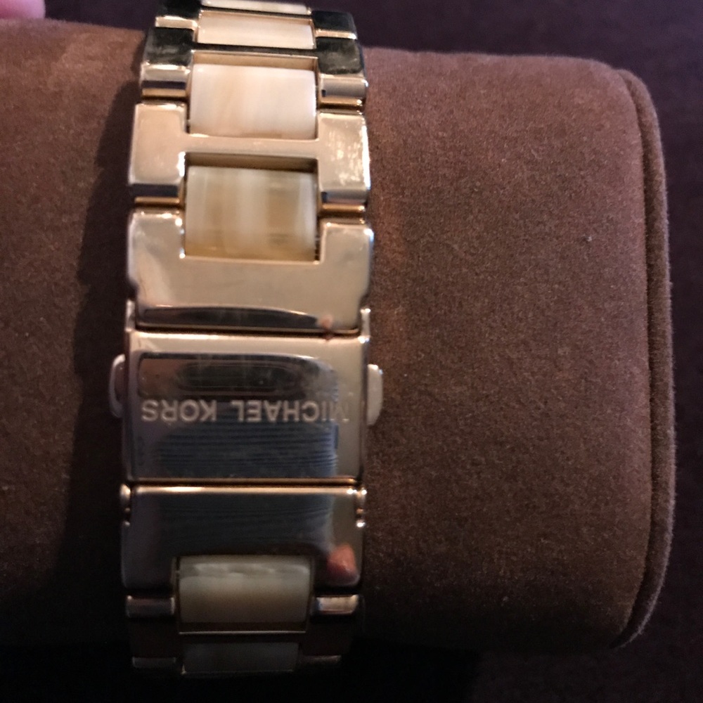 Mk watch - Picture 3 of 4